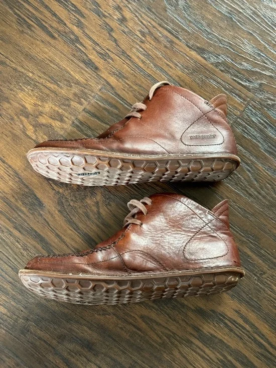 Patagonia Brown Leather Moc-Toe Chukka Boots - Picture 8 of 15